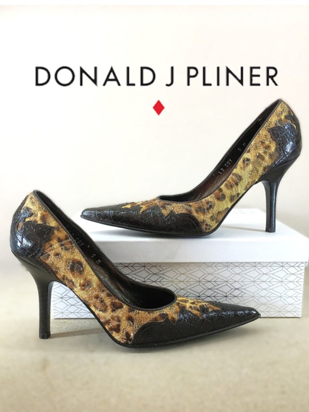 DONALD J PLINER COUTURE "Coy" Western-chic point-toe heels - Size 5 - Picture 3 of 15